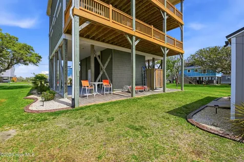 9021 W 9th Street Surf City NC 28445