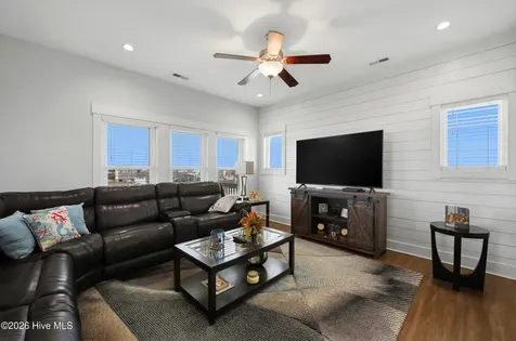 9021 W 9th Street Surf City NC 28445