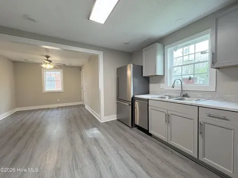 1111 Wood Street Elizabeth City NC 27909