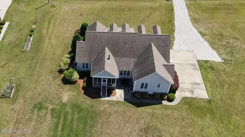 5142 Corey Road Winterville NC 28590