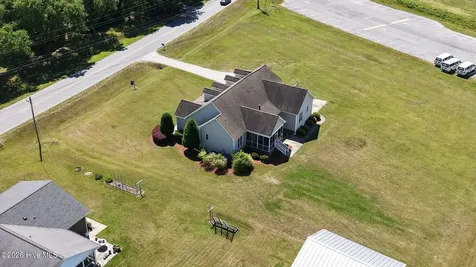 5142 Corey Road Winterville NC 28590
