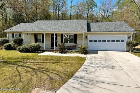 203 Stockton Court Richlands NC 28574