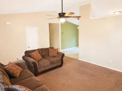 203 Stockton Court Richlands NC 28574