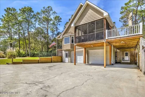 7130 River Road SE Southport NC 28461