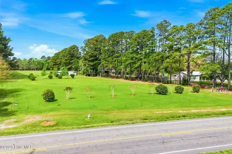 769 Midway Road SE Bolivia NC 28422