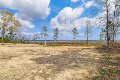 121 Cedarwood Drive Havelock NC 28532