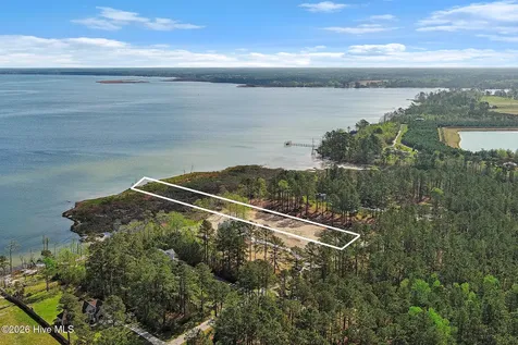 121 Cedarwood Drive Havelock NC 28532