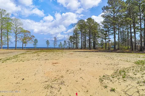 121 Cedarwood Drive Havelock NC 28532