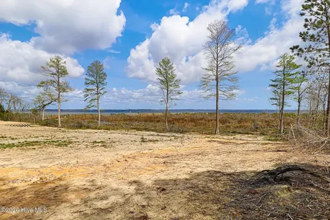 121 Cedarwood Drive Havelock NC 28532