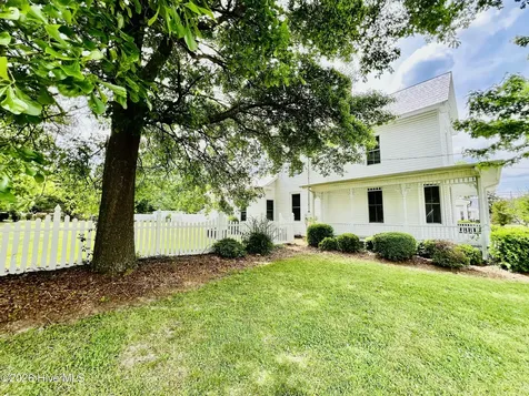 3813 W Wilson Street Farmville NC 27828