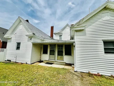 3813 W Wilson Street Farmville NC 27828