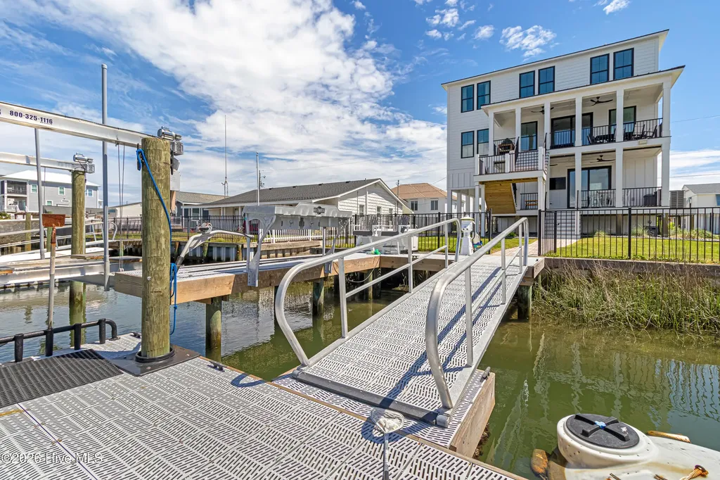 524 N Kinston Avenue Atlantic Beach NC 28512