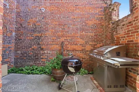 127 Barnes Street W Wilson NC 27893