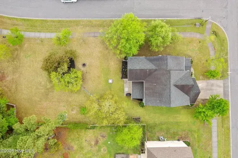 154 Cornel Lane Hampstead NC 28443