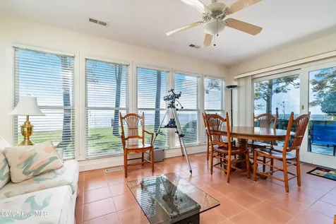 6042 Dolphin Road Oriental NC 28571
