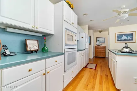 6042 Dolphin Road Oriental NC 28571