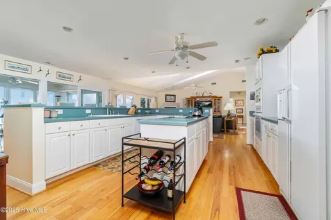 6042 Dolphin Road Oriental NC 28571