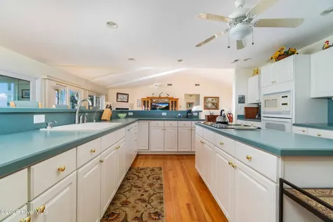 6042 Dolphin Road Oriental NC 28571