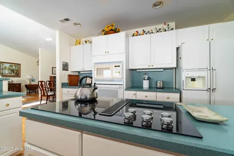 6042 Dolphin Road Oriental NC 28571