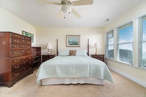 6042 Dolphin Road Oriental NC 28571