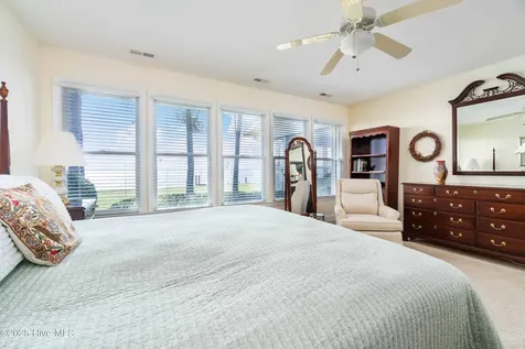 6042 Dolphin Road Oriental NC 28571