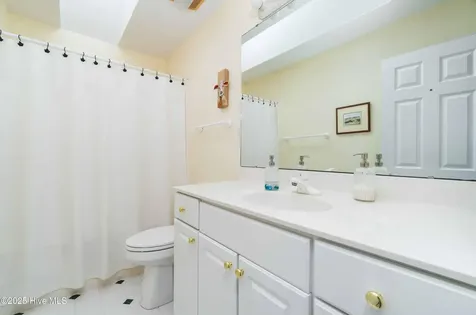 6042 Dolphin Road Oriental NC 28571