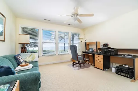 6042 Dolphin Road Oriental NC 28571