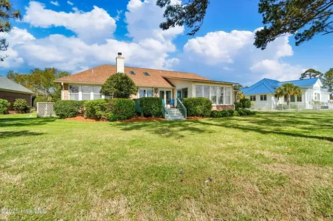 6042 Dolphin Road Oriental NC 28571