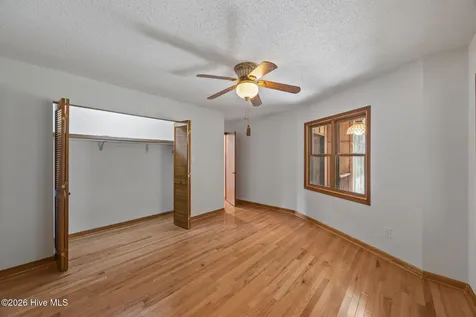 106 Whittaker Point Road Oriental NC 28571