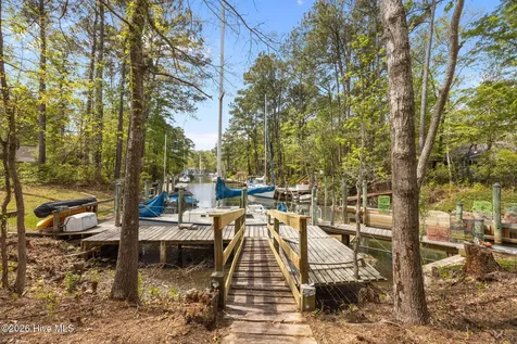 106 Whittaker Point Road Oriental NC 28571