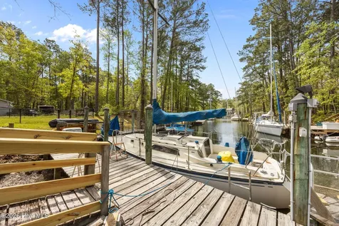 106 Whittaker Point Road Oriental NC 28571