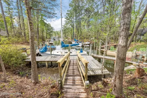 106 Whittaker Point Road Oriental NC 28571