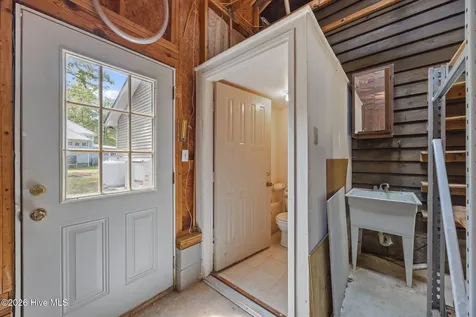 106 Whittaker Point Road Oriental NC 28571