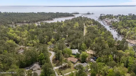 106 Whittaker Point Road Oriental NC 28571