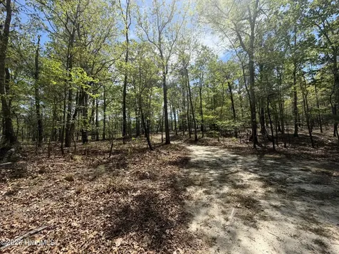 1016R Cedar Lane Seven Lakes NC 27376
