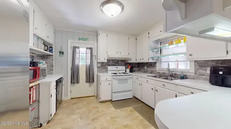 434 Quinerly Street Grifton NC 28530