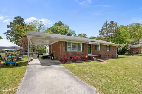 434 Quinerly Street Grifton NC 28530