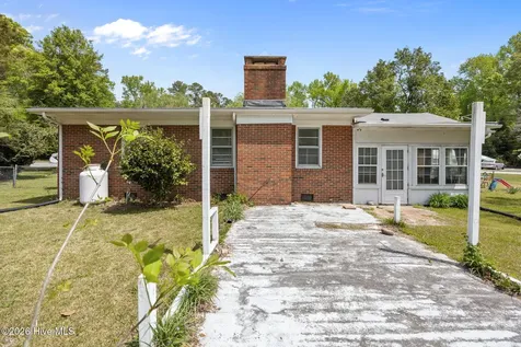 434 Quinerly Street Grifton NC 28530