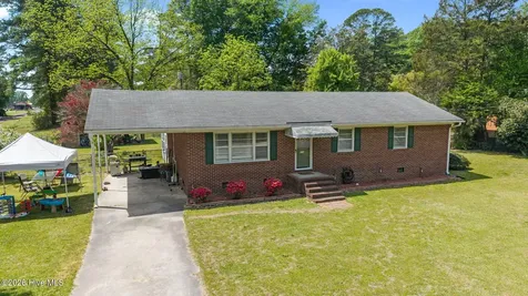 434 Quinerly Street Grifton NC 28530