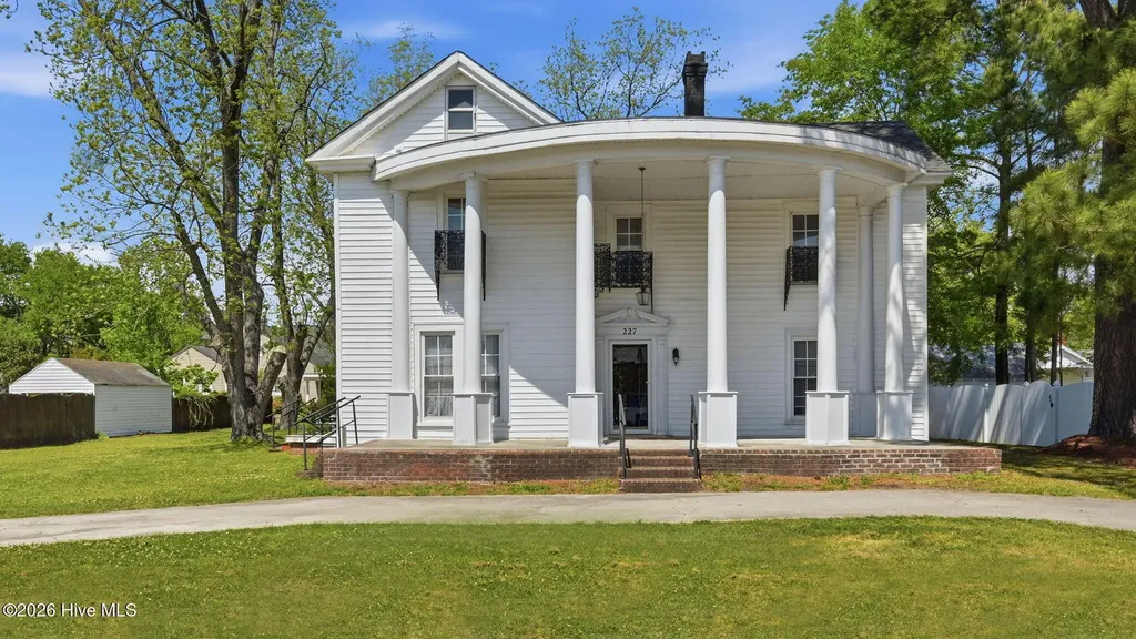 227 Blount Street Winterville NC 28590