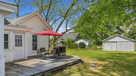227 Blount Street Winterville NC 28590