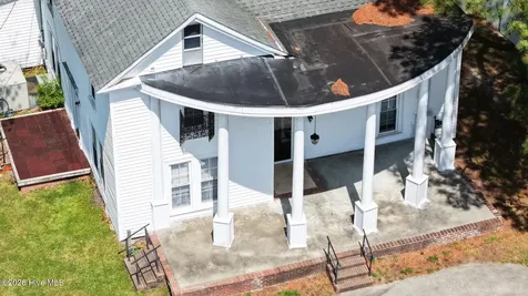 227 Blount Street Winterville NC 28590