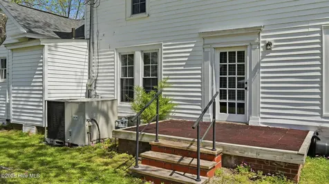227 Blount Street Winterville NC 28590