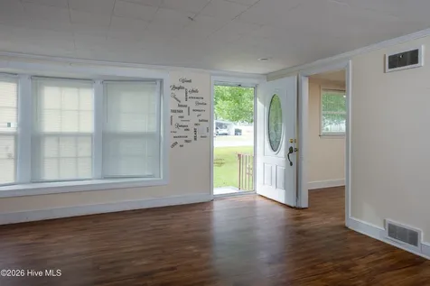 321 N Church Avenue Garland NC 28441