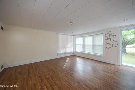 321 N Church Avenue Garland NC 28441