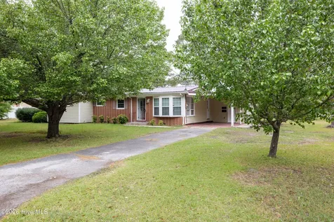 321 N Church Avenue Garland NC 28441