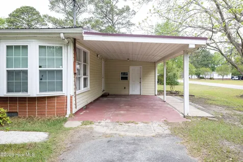 321 N Church Avenue Garland NC 28441