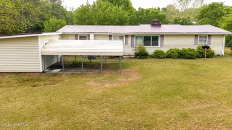 321 N Church Avenue Garland NC 28441