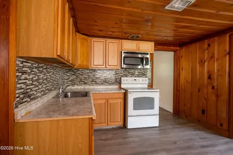 321 N Church Avenue Garland NC 28441