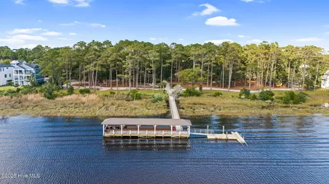 3618 Holly Harbor Drive Southport NC 28461